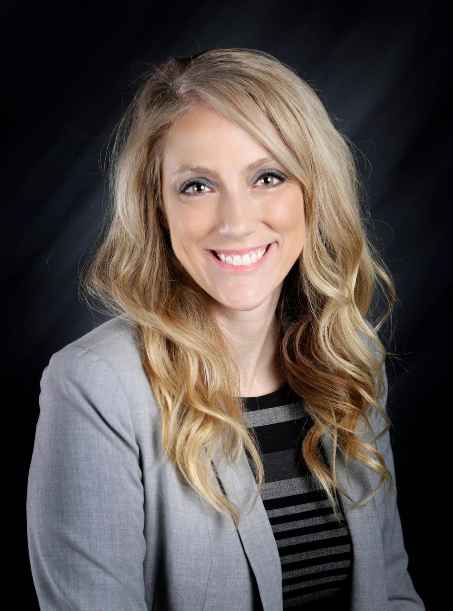 Beth Houf Headshot